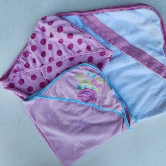 **3/$15 - Infant Baby Girl Hooded Bath Towels - Pink - Set of 3 - Picture 1 of 9